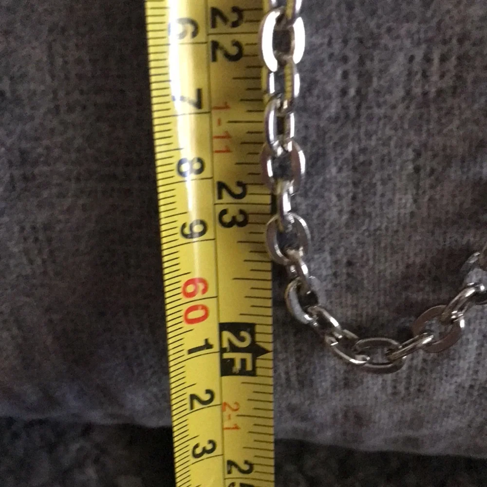 🟦Woman’s Brand New BBL Silver Metallic Crossbody Chain Bag - Picture 6 of 6